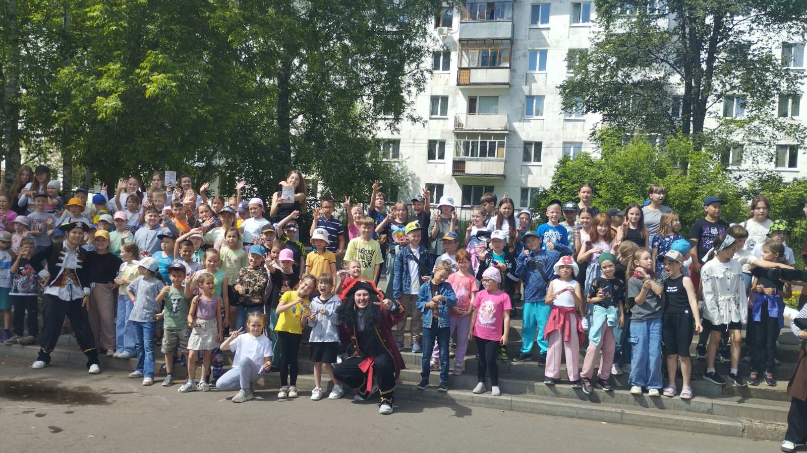 Пираты в лагере.